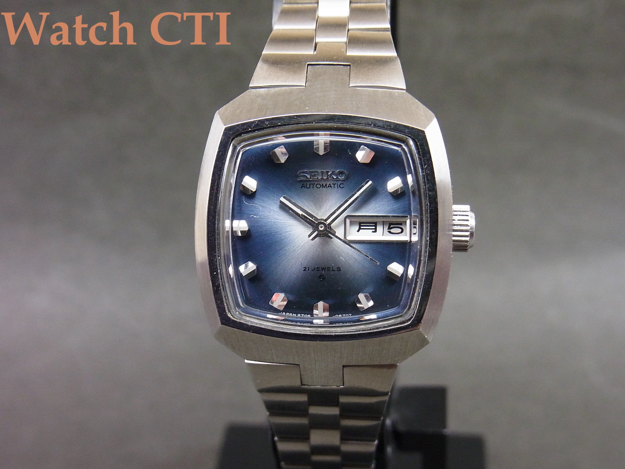 [M439]　SEIKO　　　ジョイフル23石　NOS